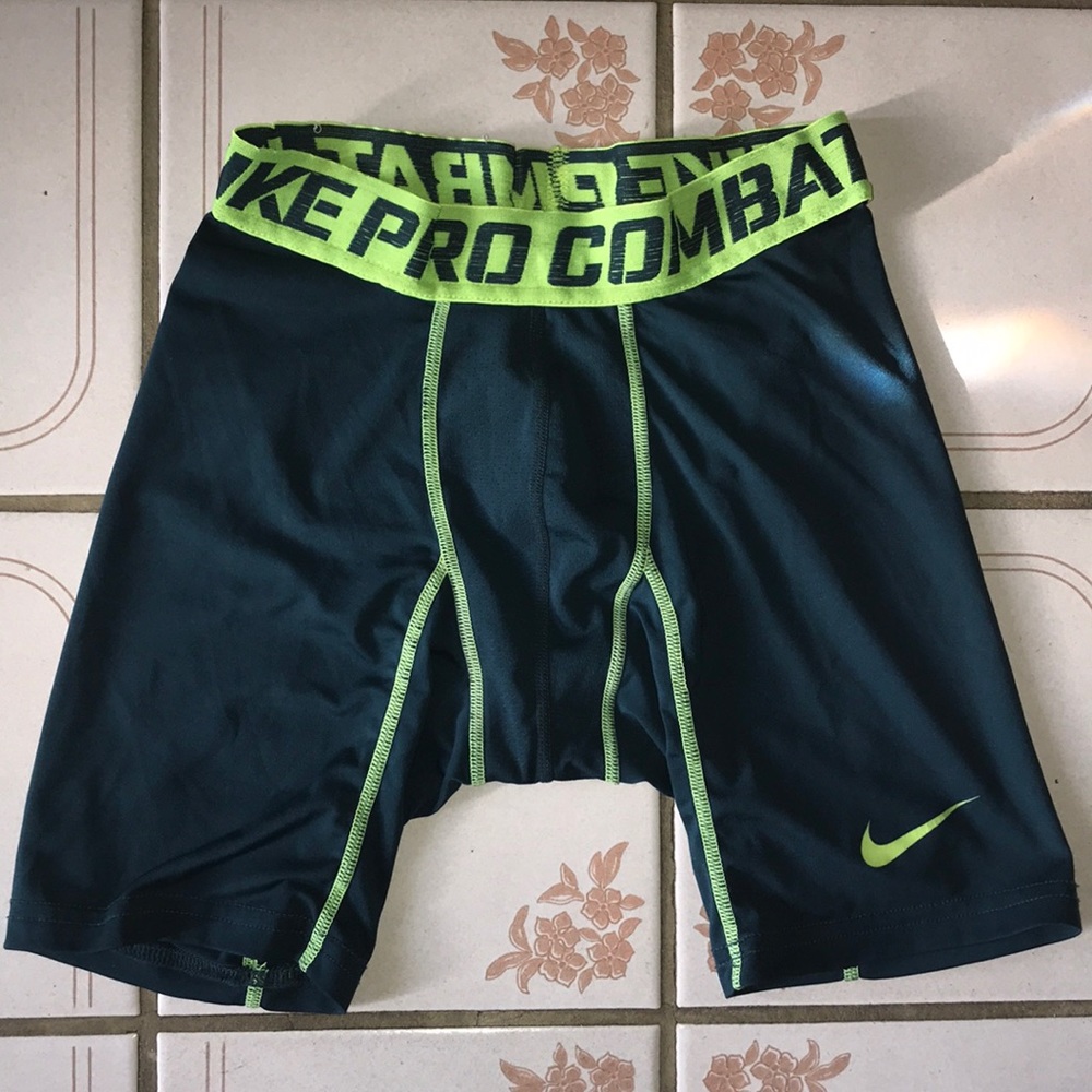 Men’s Nike Combat compression shorts (S)